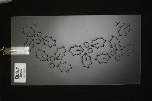 QUILTING STENCIL HOLLY WREATH